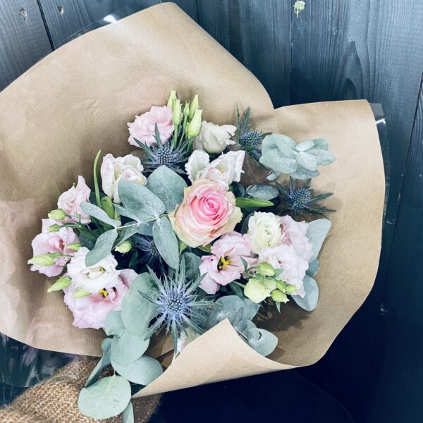 Bouquet de fleurs fraiches rose et blanc