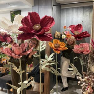 Eden et Rose, fleuriste et boutique de prêt à porter 2 Fleurs en papier XXL